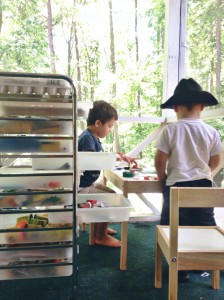 kids using art supplies