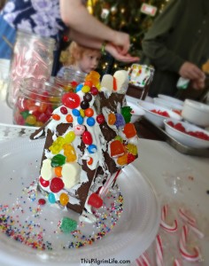 Host a gingerbread house party-- tips to make your party a success!