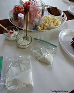 Host a gingerbread house party-- tips to make your party a success!