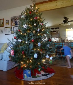 Christmas home tour (part 2) and an easy countdown calendar for kids to make.