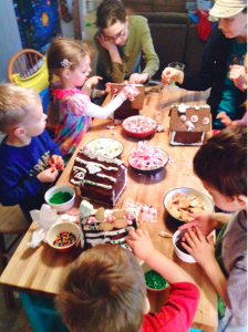 Host a gingerbread house party-- tips to make your party a success!